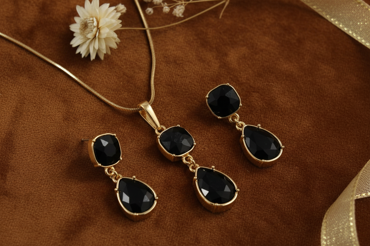 Noir Luxe Set Textured Background