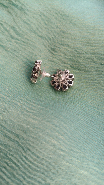 Roung Bloom AD studs