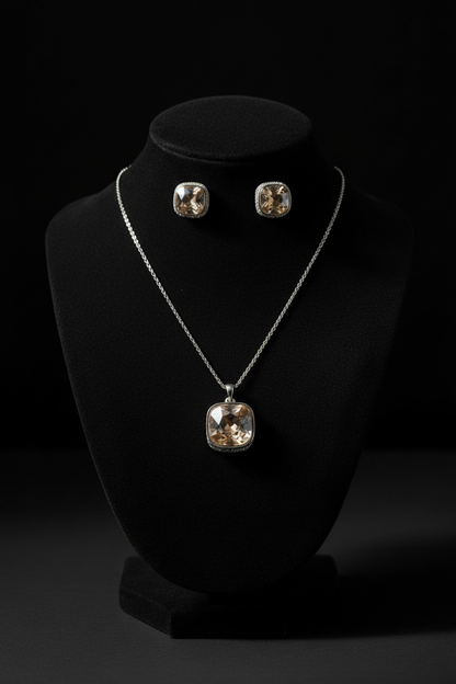 Pendant Set on Dark Contrast Mannequin
